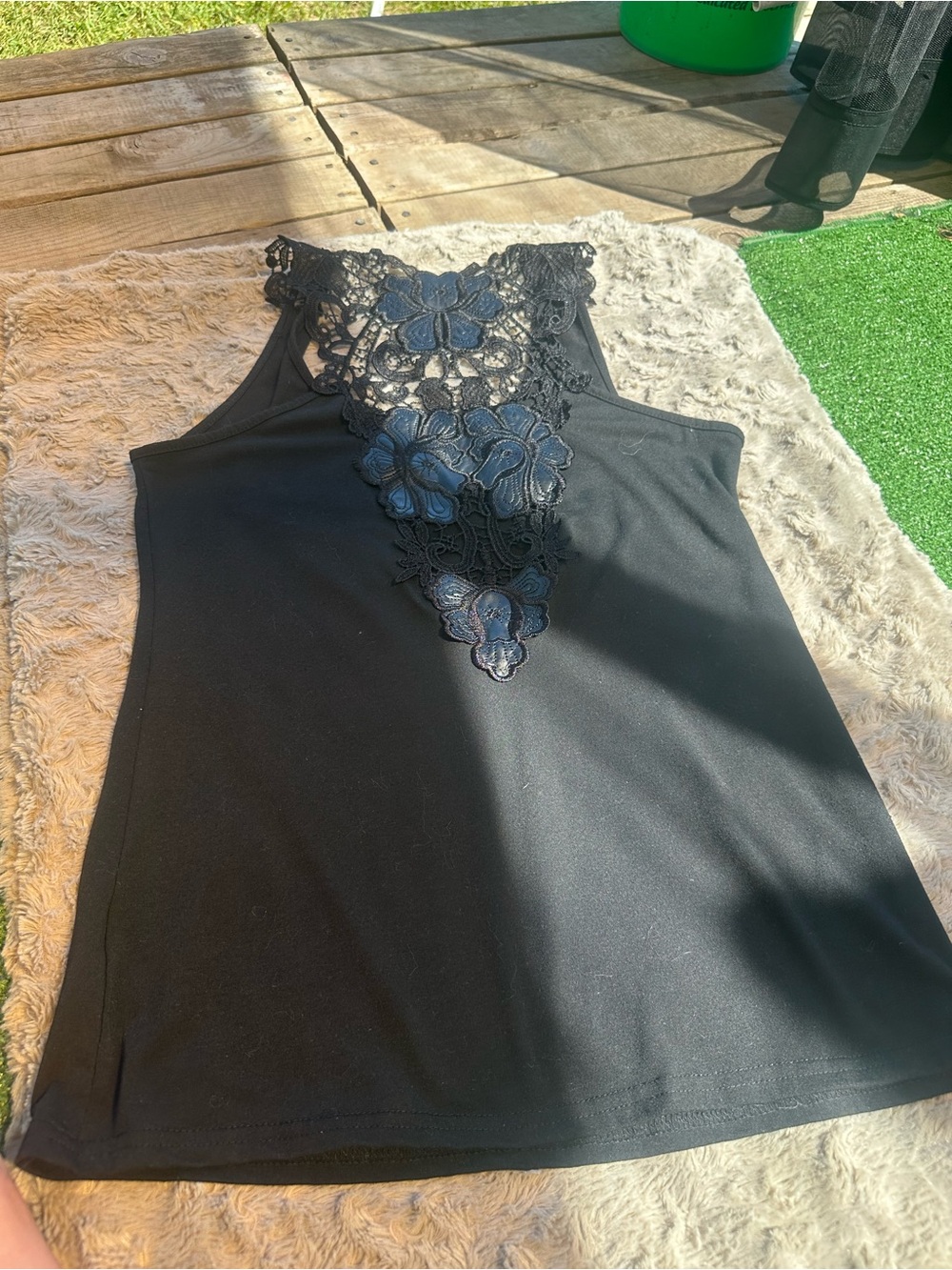 Black Lace Trim Tank Top - Picture 3 of 4